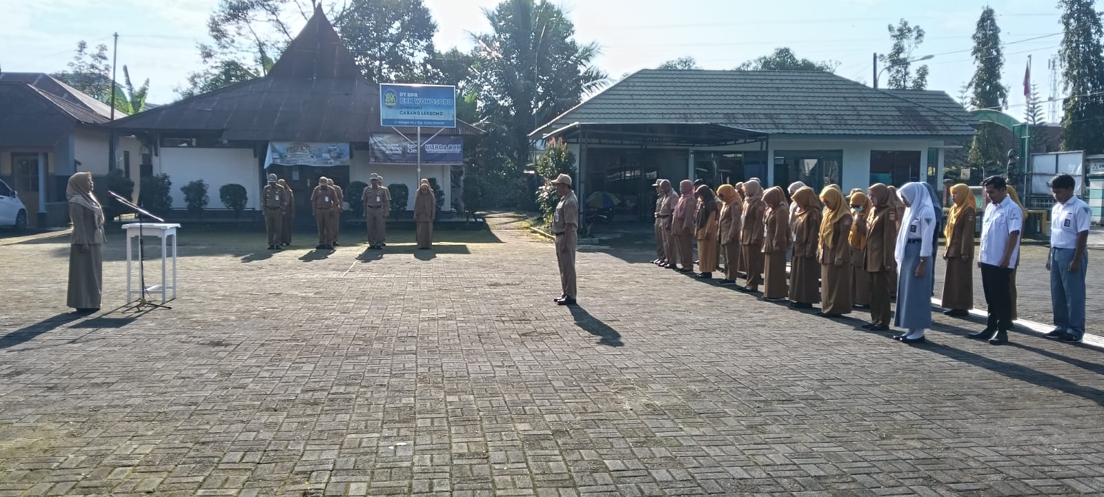 apel-pagi-pegawai-kantor-kecamatan-leksono-5