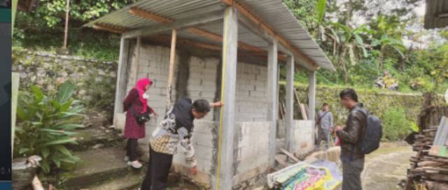 Seksi Pemerintahan Kecamatan Leksono bersama Pendamping Desa melaksanakan Monitoring dan Evaluasi (Monev) Dana Desa